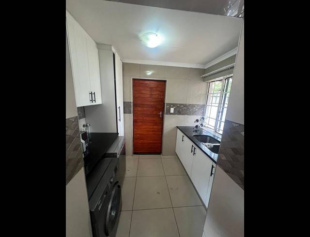5 BEDROOM PROPERTY TO RENT IN WELTEVREDEN PARK